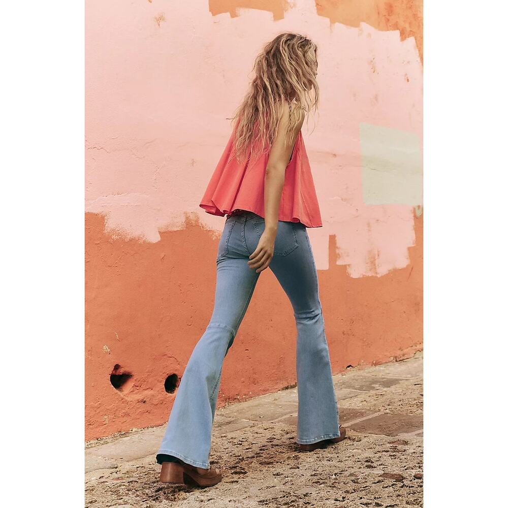 ✨ Free People We The Free Penny Pull-On Flare Jeans 32 ✨ - Picture 3 of 8